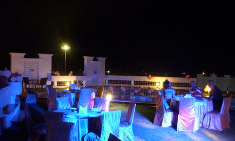 Outdoor Dining Outdoor Dining