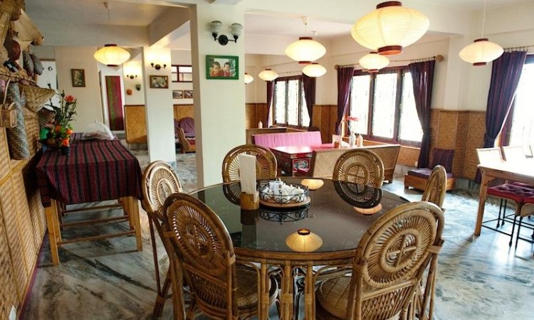 Dining Area Dining Area