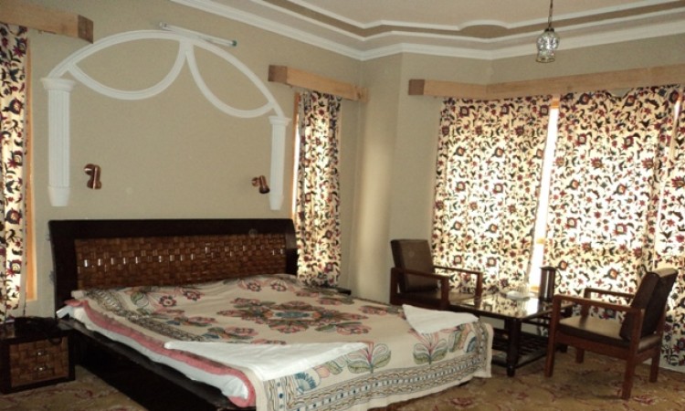 Elegantly Designed Rooms Elegantly Designed Rooms