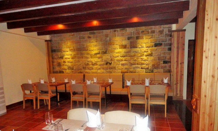 Yellow Table Restaurant