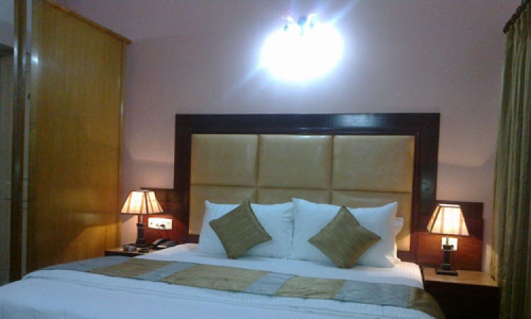 Well Furnished Room