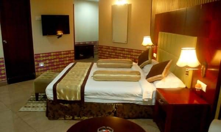 Well Furnished Room