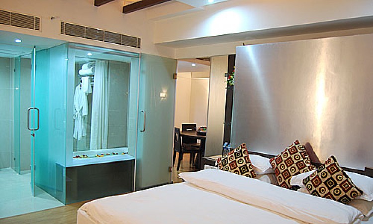 Emoire Suite Room