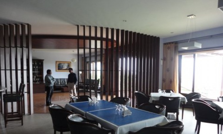Dining Area Dining Area