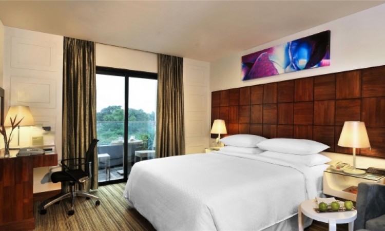 Well-Furnished Room Well-Furnished Room