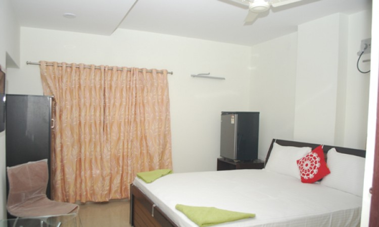 Well-Furnished Room
