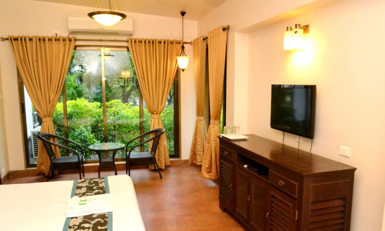 Well-Furnished Room Well-Furnished Room