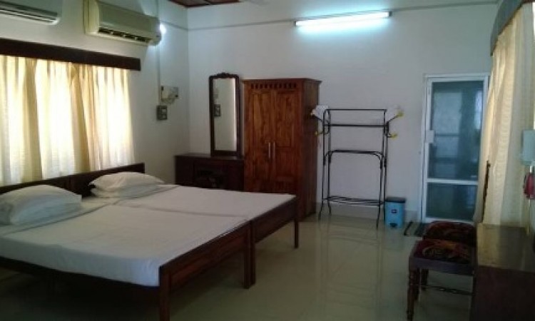 Super Deluxe AC Room