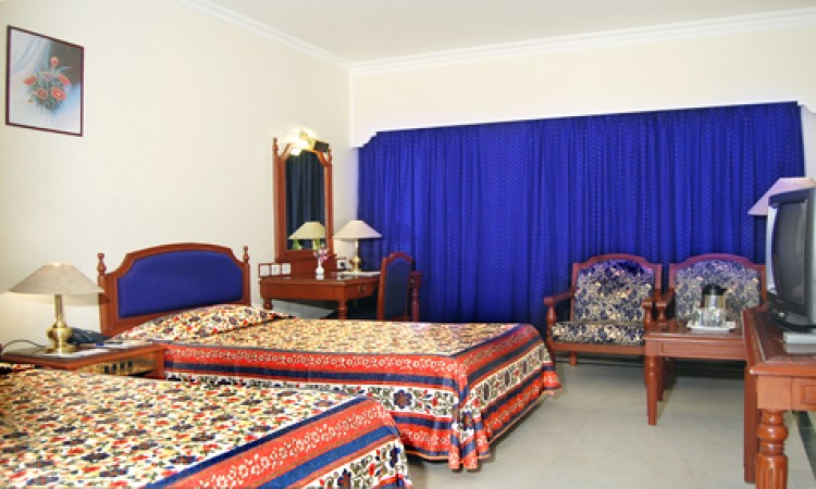 Standard Twin Bed Room