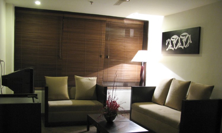 Well-furnished Room Well-furnished Room