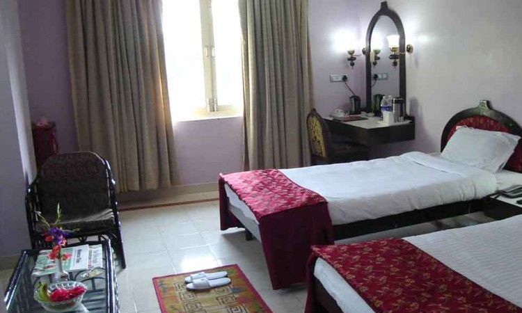 Well Furnished Room
