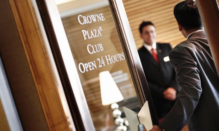 Crowne Plaza club lounge