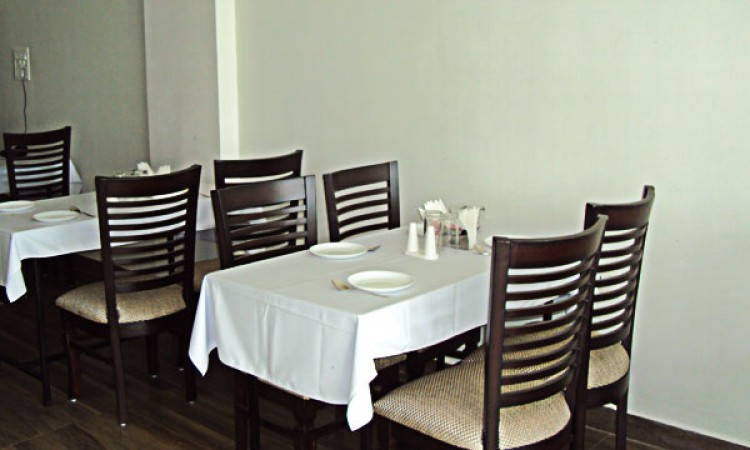 Dining Area Dining Area