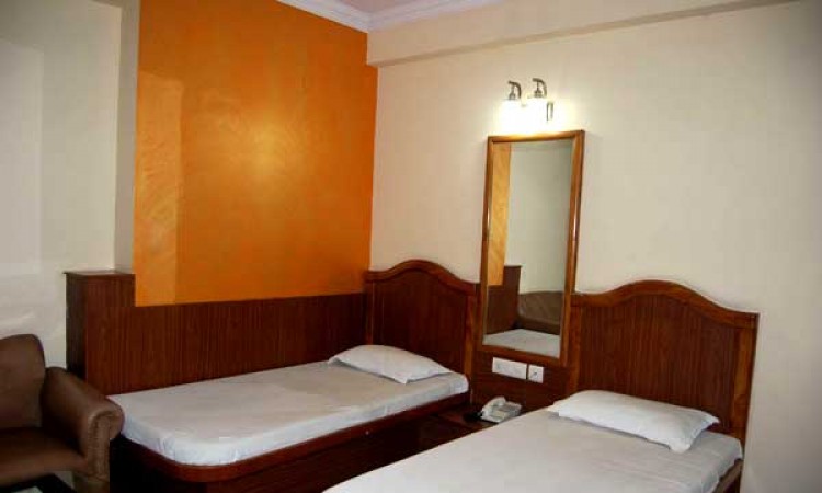 Twin Bedroom
