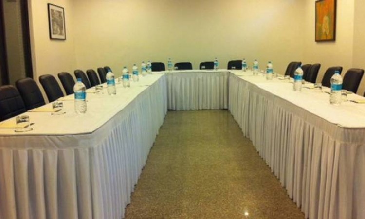 Spacious Meeting Room Spacious Meeting Room