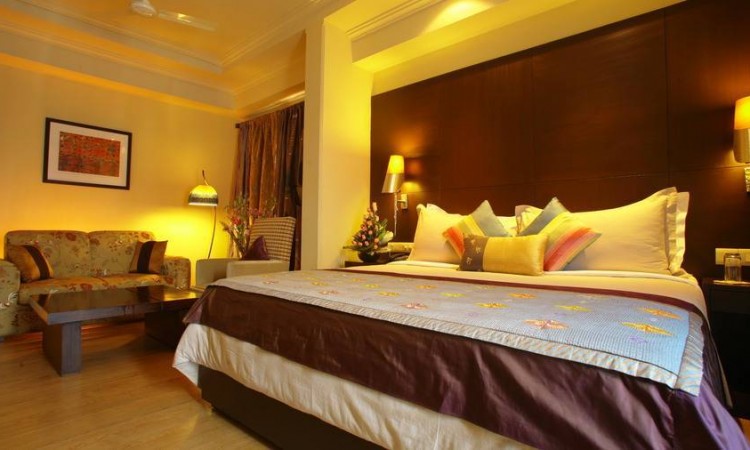 Well-furnished Deluxe Room Well-furnished Deluxe Room