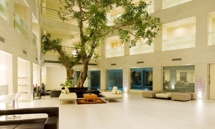 Hotel Courtyard