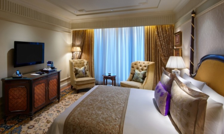 Luxury Suite Bedroom