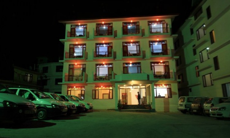 Hotel Chander Palace